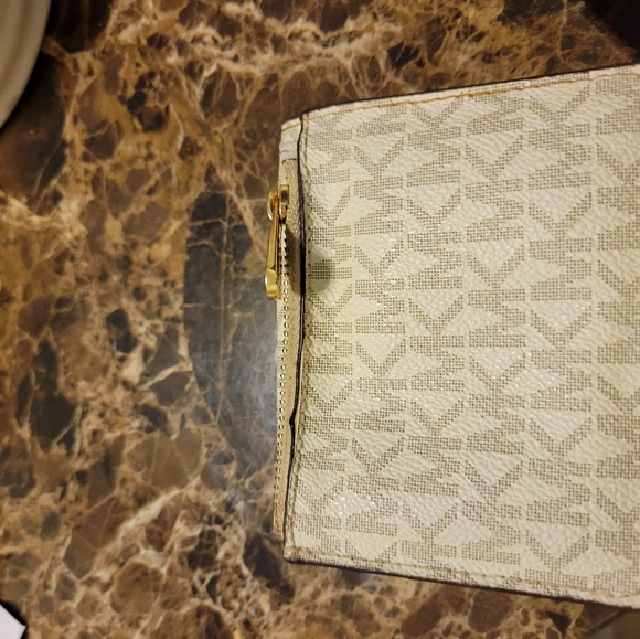 Michael Kors Women's Wallet - Picture 4 of 15